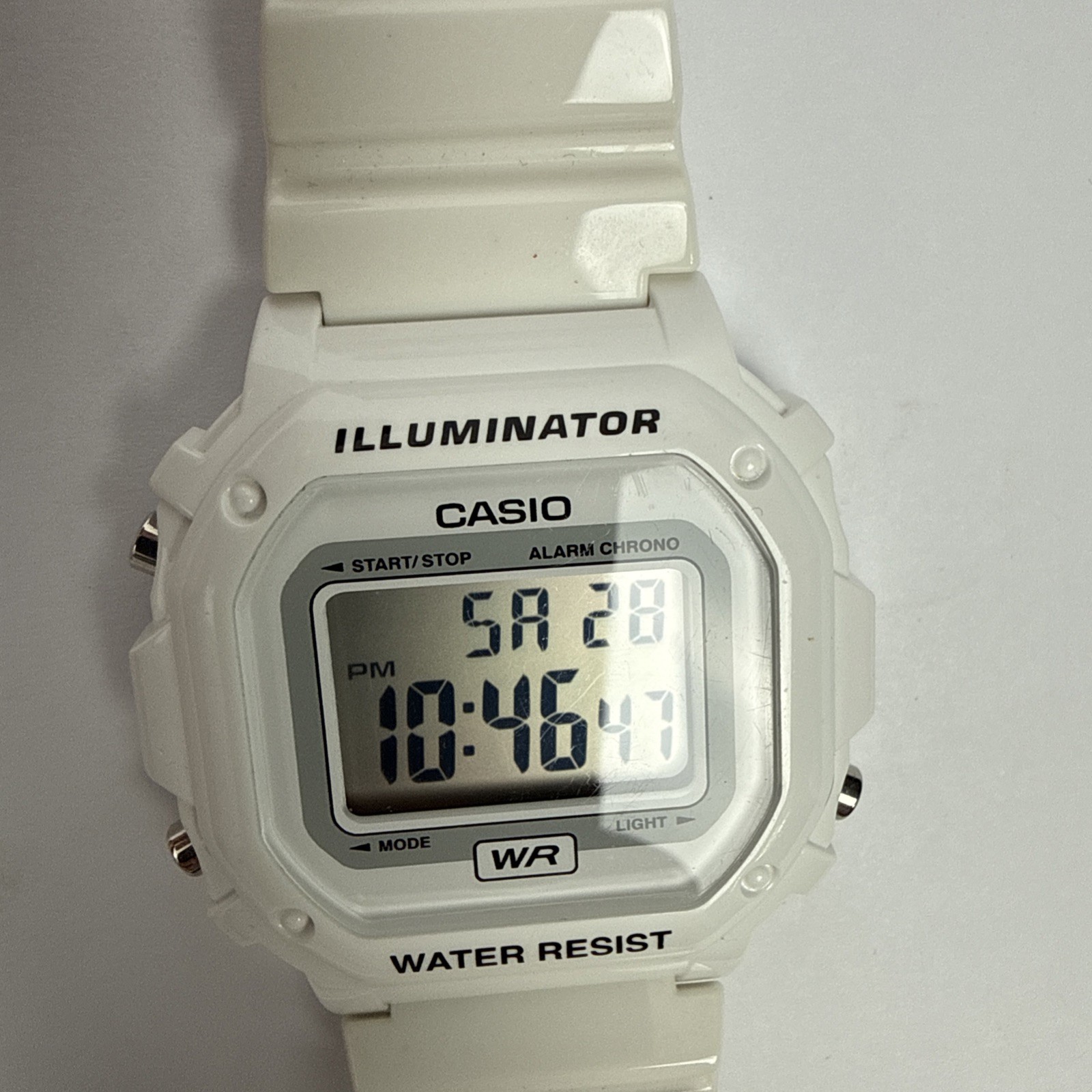 Casio Illuminator Watch Men Digital White Gray 42mm 3224 F-108WHC Alarm Timer