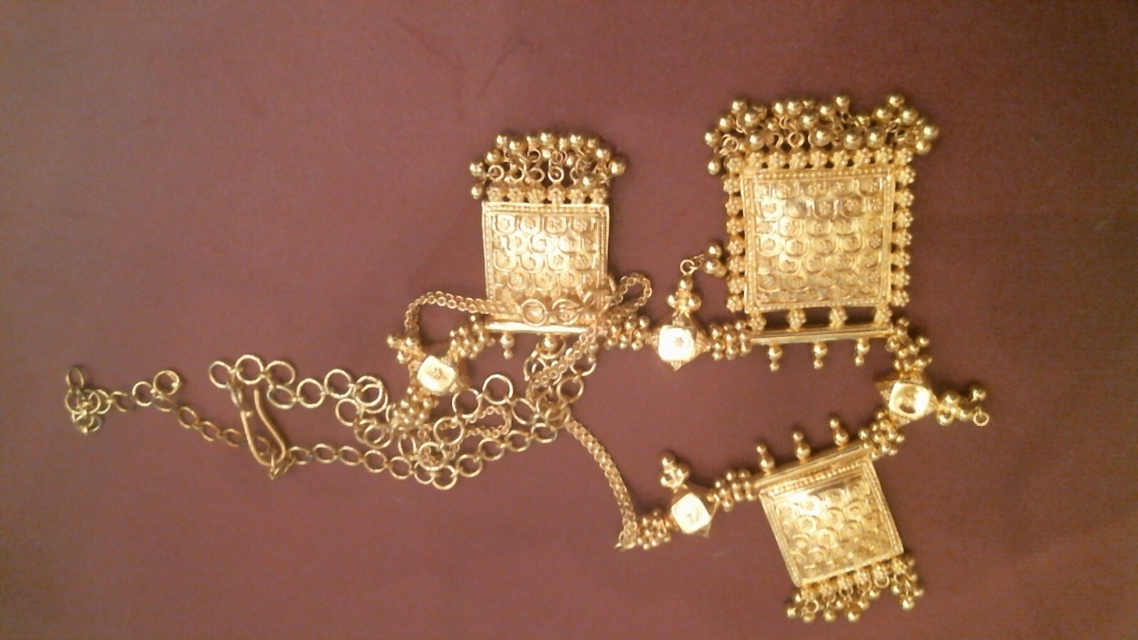 Necklas/Pendent 22k gold 39.24g cast, handmade and hand assembled from Gujarat