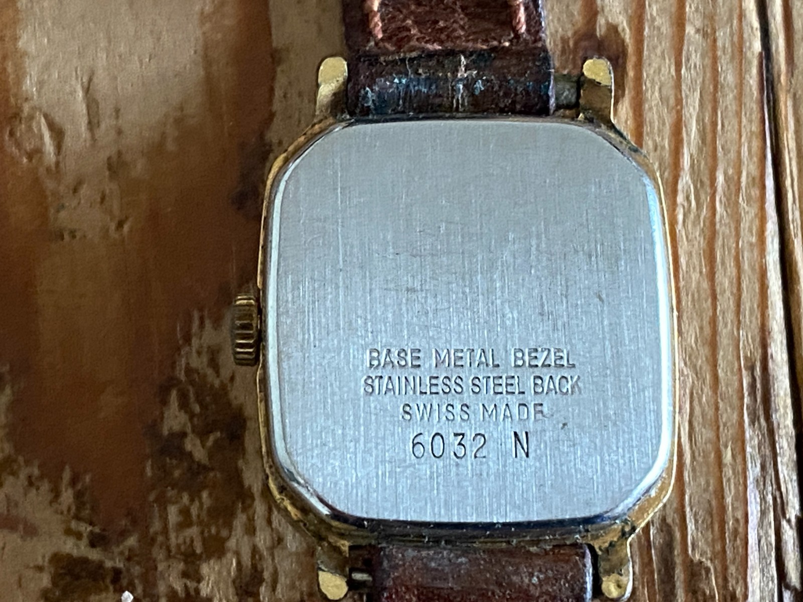 Vintage – Duward Watch – 21 X 23 Mm – Not Working