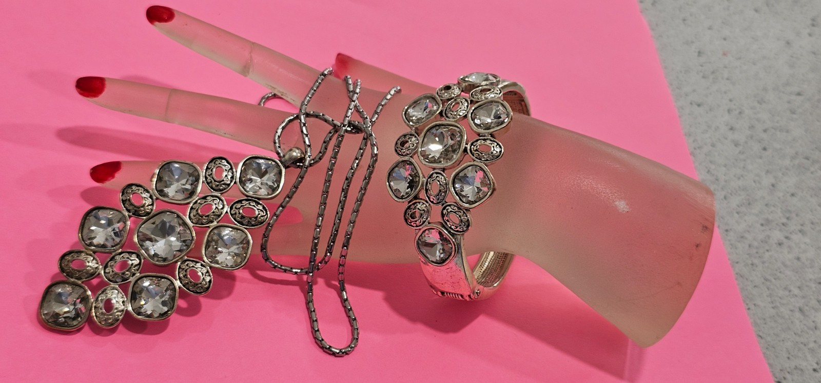 Three piece set chain pendant bracelet silver tone crystals unbranded sparkly.