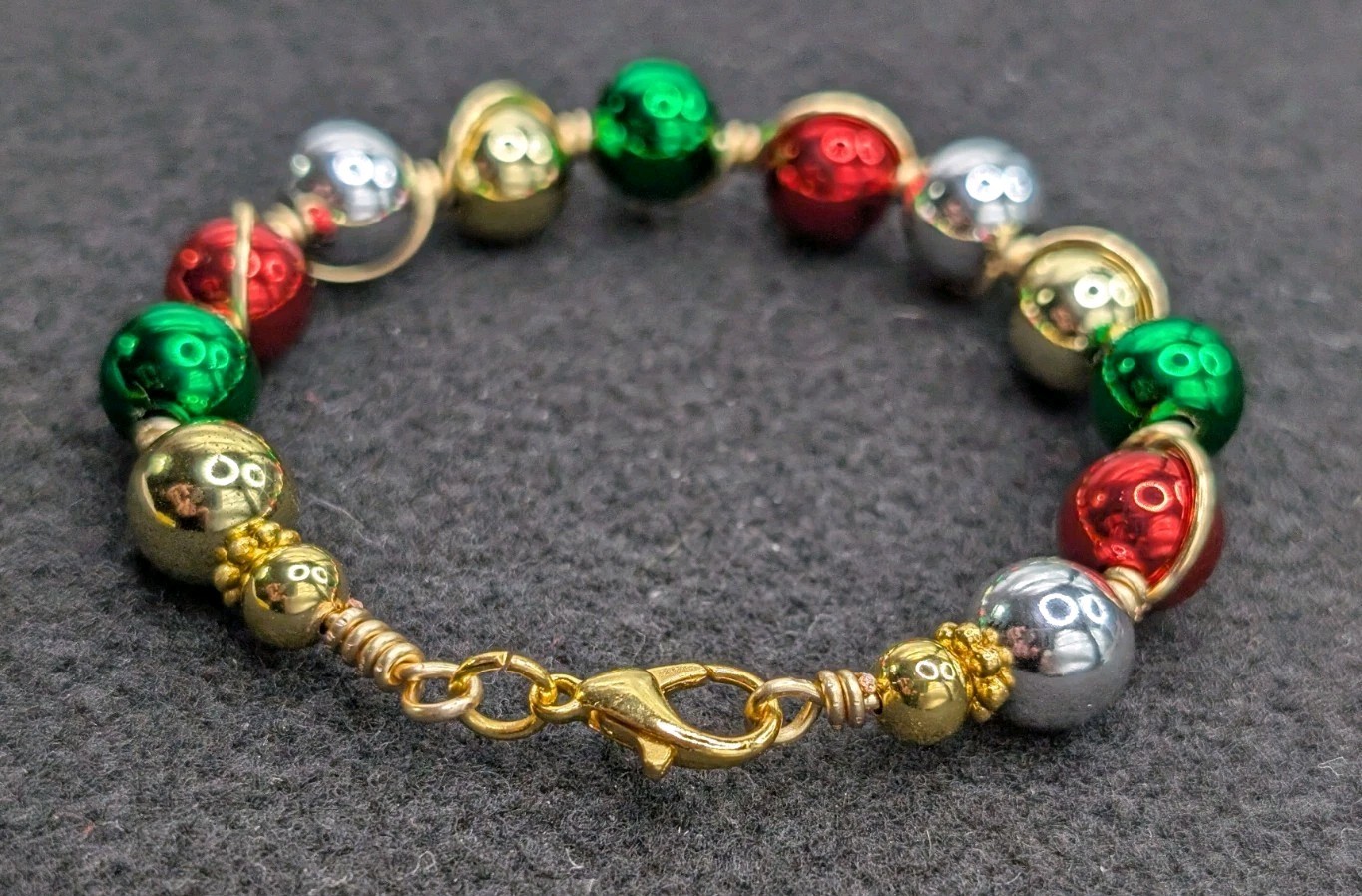 Christmas 10mm Blue Beaded Gold Wire Bracelet Clasp (16cm) 6″ Small Wrist