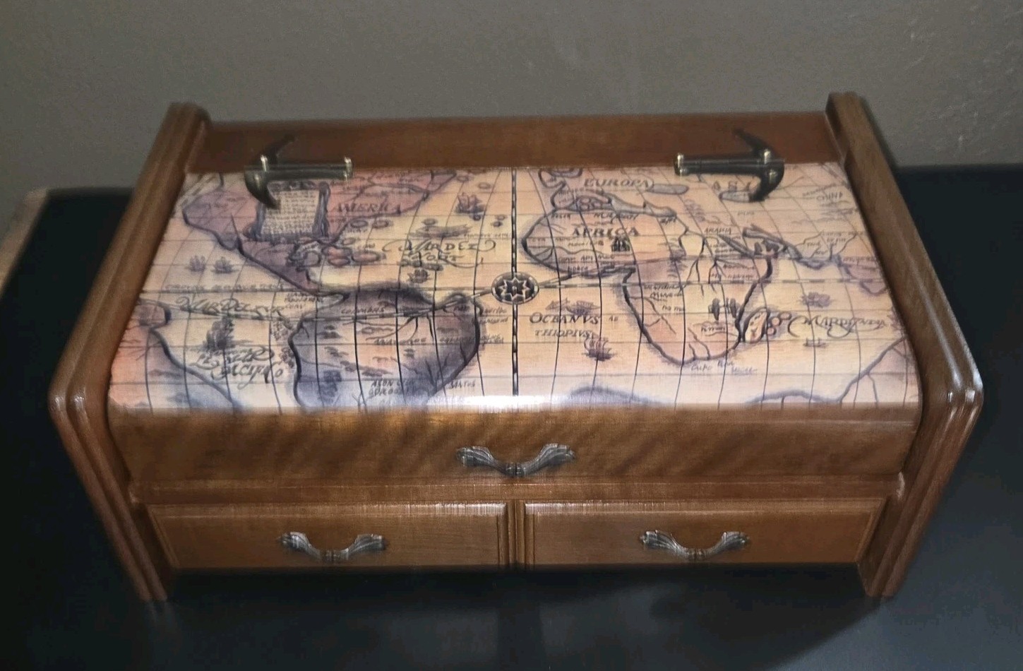 Vintage Wooden Valet Storage Box W/ Lid And 1 Drawer, World Map – Travel Themed