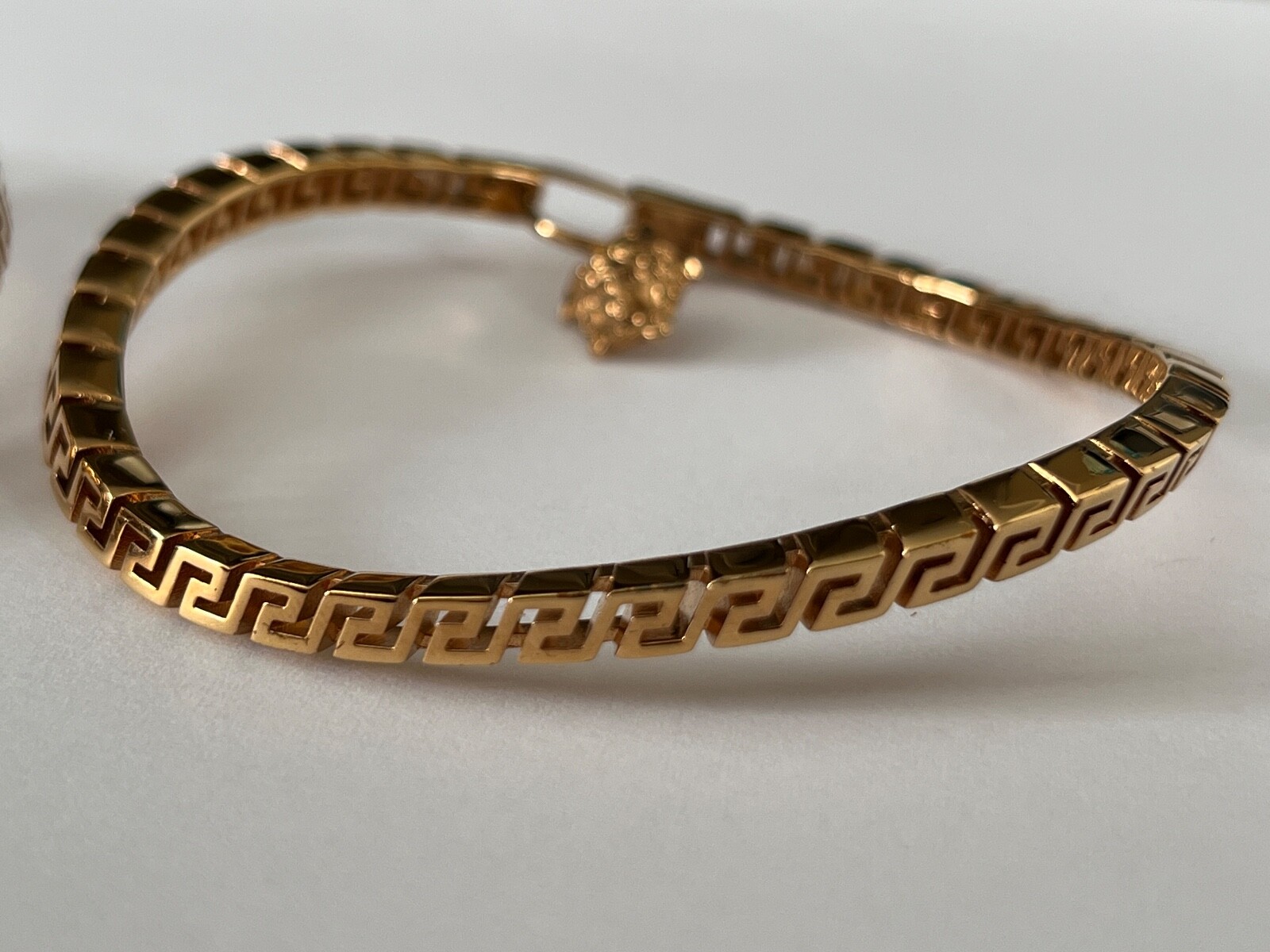 NIB Versace Medusa Logo Charm Greca Greek Key Gold Large Curved Hoop Earrings