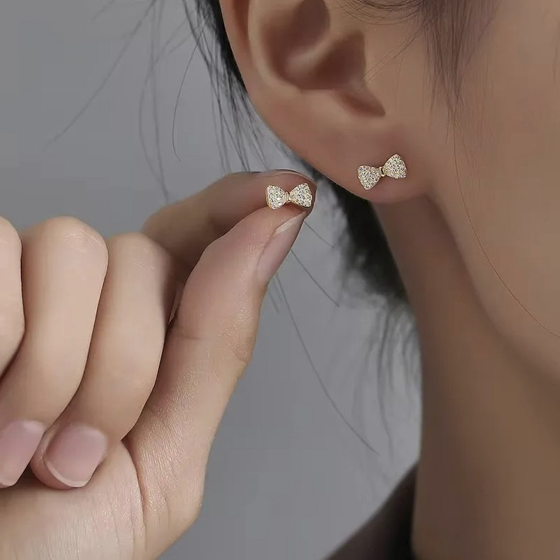 1 Pair Heart Stud Earrings for Women Hypoallergenic Screw Back Cartilage Jewelry