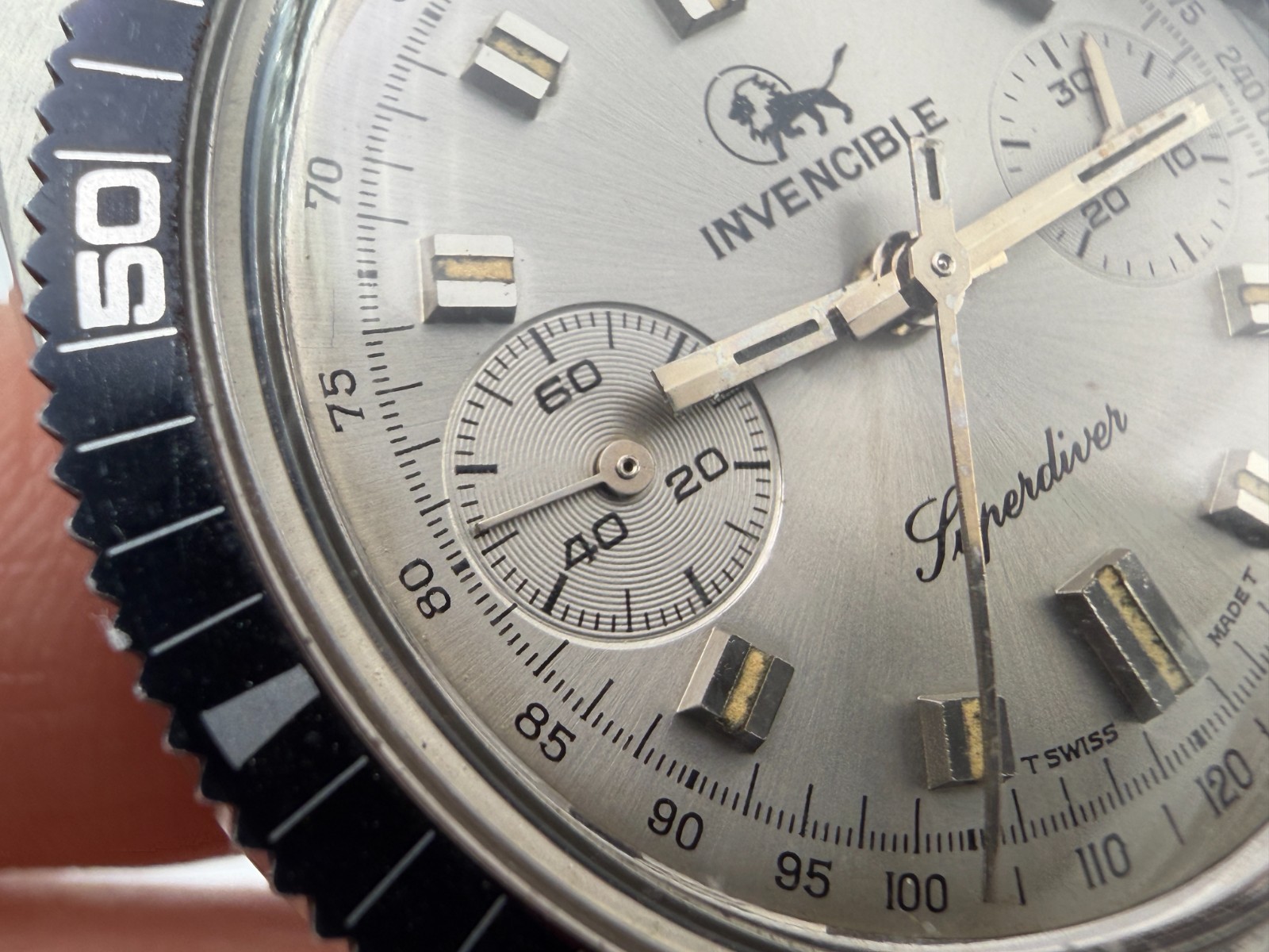 VTG INVENCIBLE 3850 SuperDiver Silver Chronograph Manual Wind Cal 7733 – 38 mm