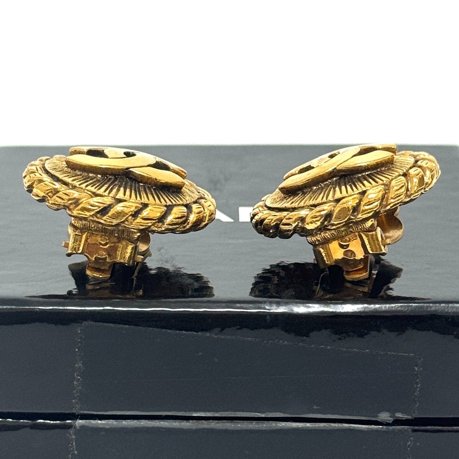 CHANEL 2400 Round Earrings Coco Mark CC Logo Gold Vintage Clip-On Jewelry JAPAN
