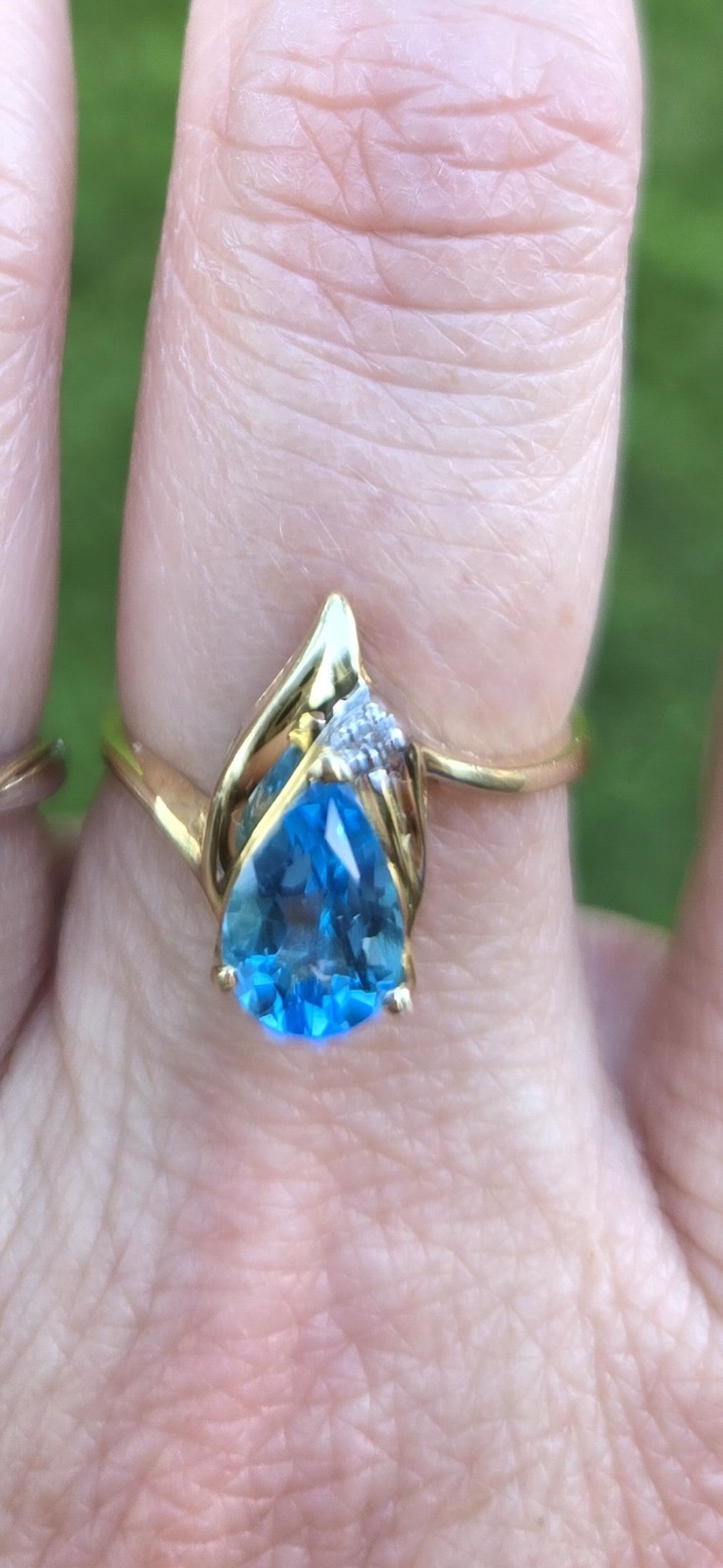 Vintage AJ 14K Yellow Gold Swiss Blue Topaz Diamond Statement Ring Size 6 Estate