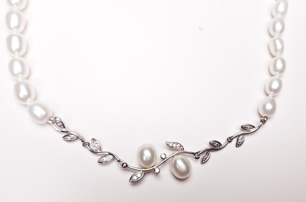 925 Sterling Silver Diamond White Cultured Freshwater Pearl Necklace 18–19.5″