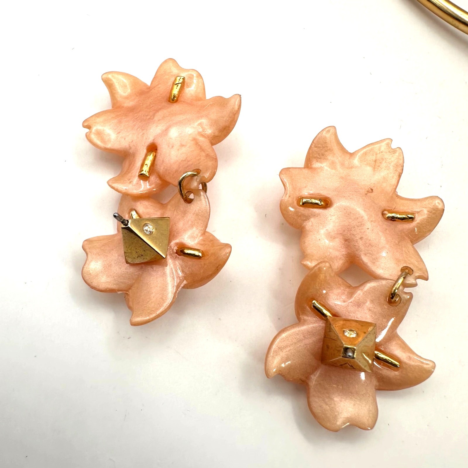 Vince Camuto Flower Necklace Set Earrings Jewelry Peach Gold Plated Jewelry