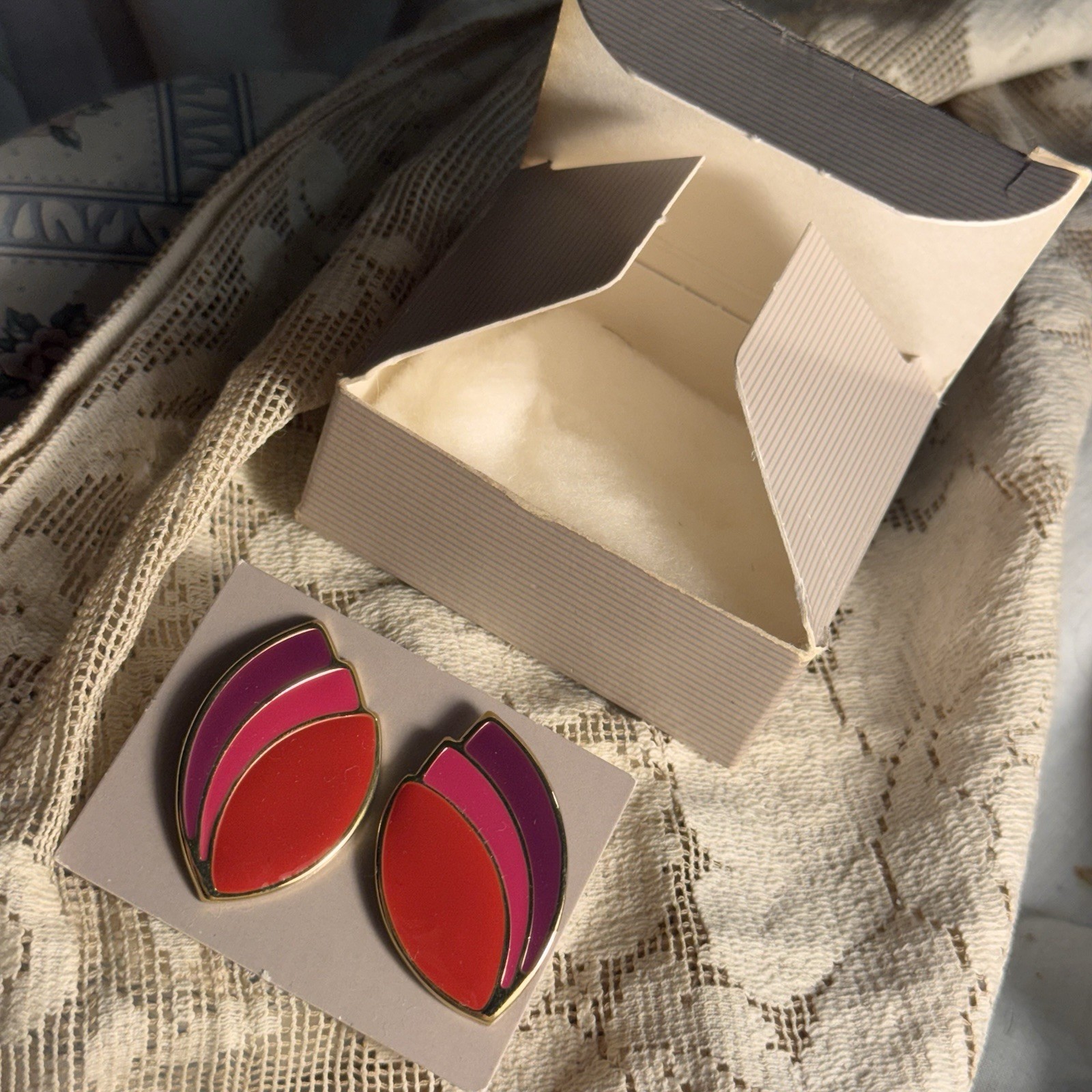 Vintage Avon Paradise Colors Pierced Earrings 1987 Pink Purple Enamel NOS Box