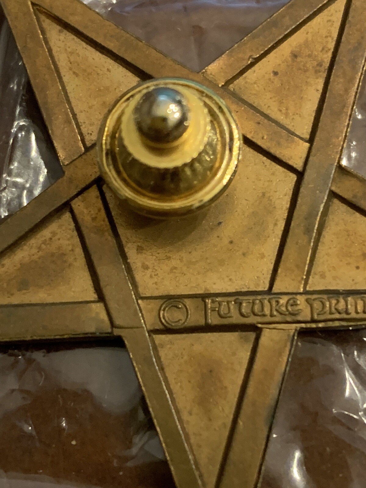 RARE HOLLYWOOD 5 STAR BADGE PIN FUTURE PRIMITIVE PALM TREE METAL VTG OLD