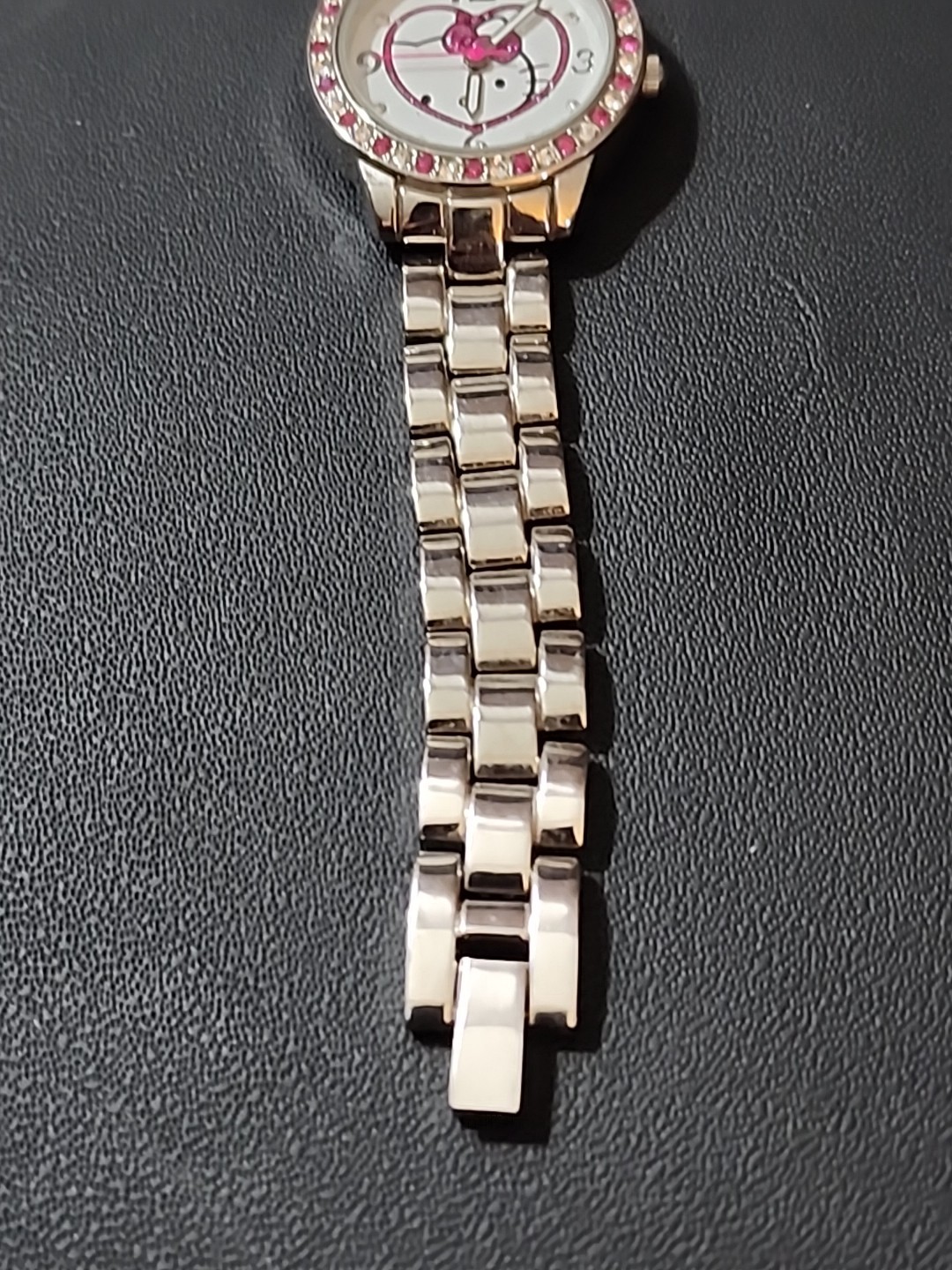 Hello Kitty, Watch Women Silver Tone With Heart Design