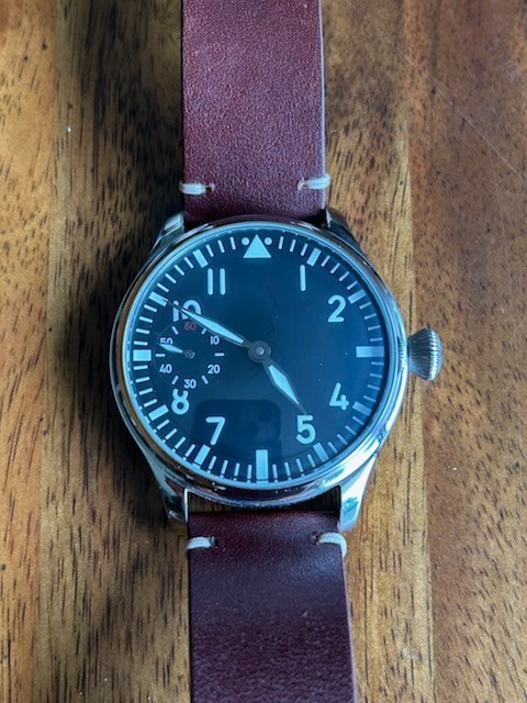 Mechanical pilots watch hand wind