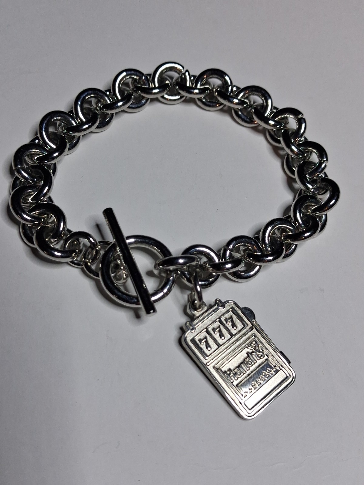 Vintage Harrahs Casino 777 Slot Machine Charm Toggle Bracelet Silver Tone 7.5″