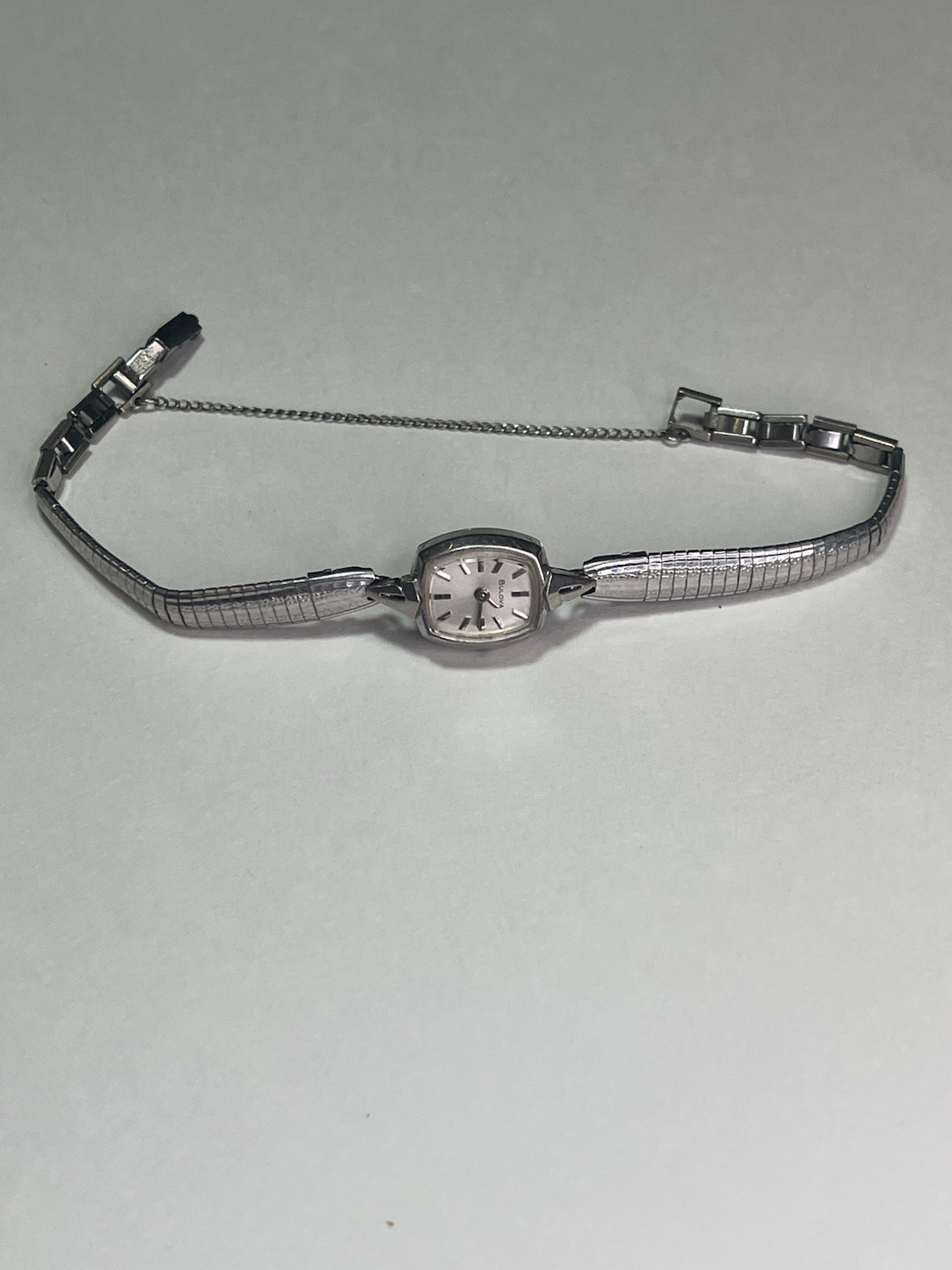 Bulova Vintage Women’s Dress Watch Manual Wind Tonneau Silver 17J