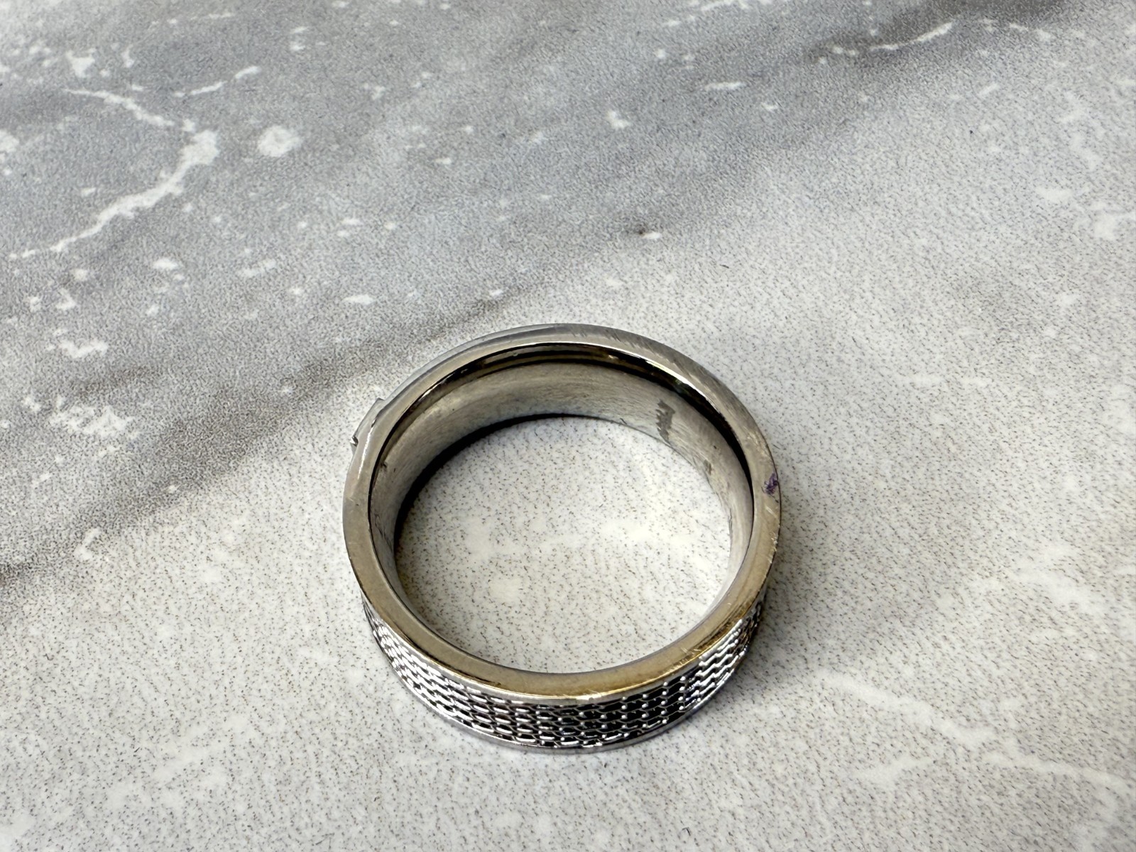 Geoffrey Beene Silver Tone Mesh Chain Band Ring Size 10