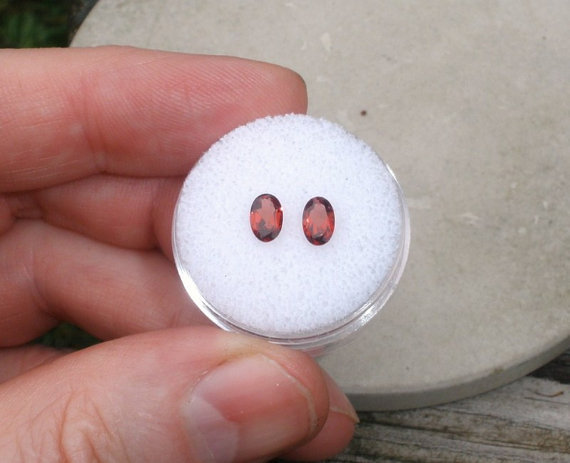 Garnet Oval gem pair 6x4mm each