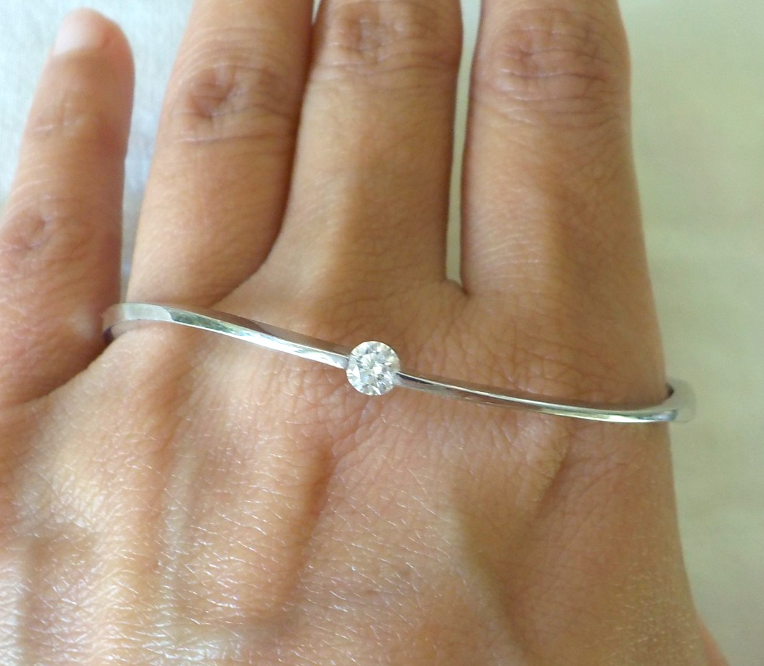 Modern 14K White Gold Knife Edge VS Diamond Bracelet – 9.8 gms, 6.7 in, 0.28 ctw