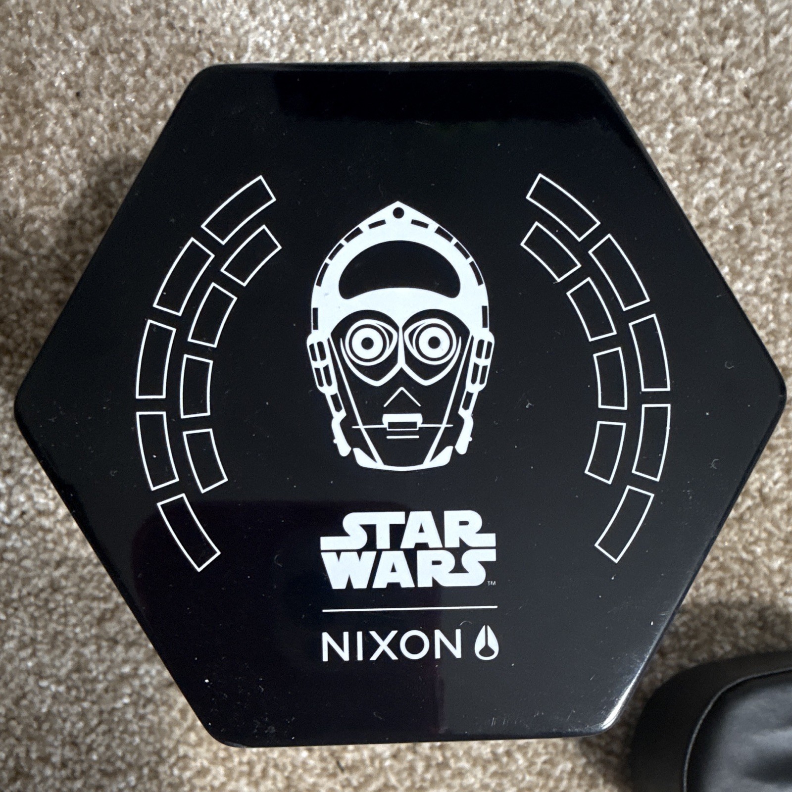 Nixon Star Wars The Sentry C-3PO Quartz Gold Tone SS Watch 42mm 100m Box