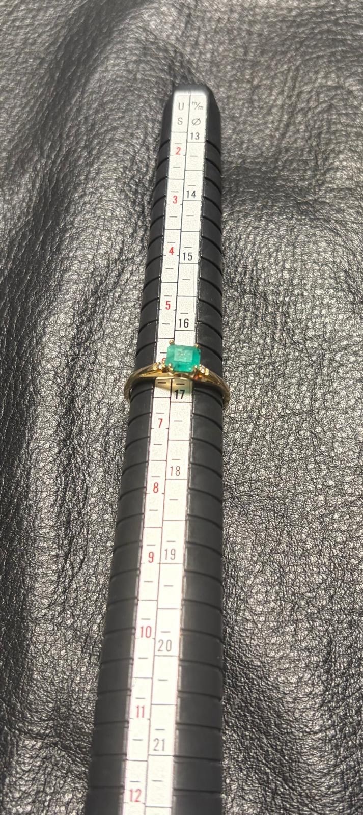 18k gold colombian emerald and natural diamonds ring