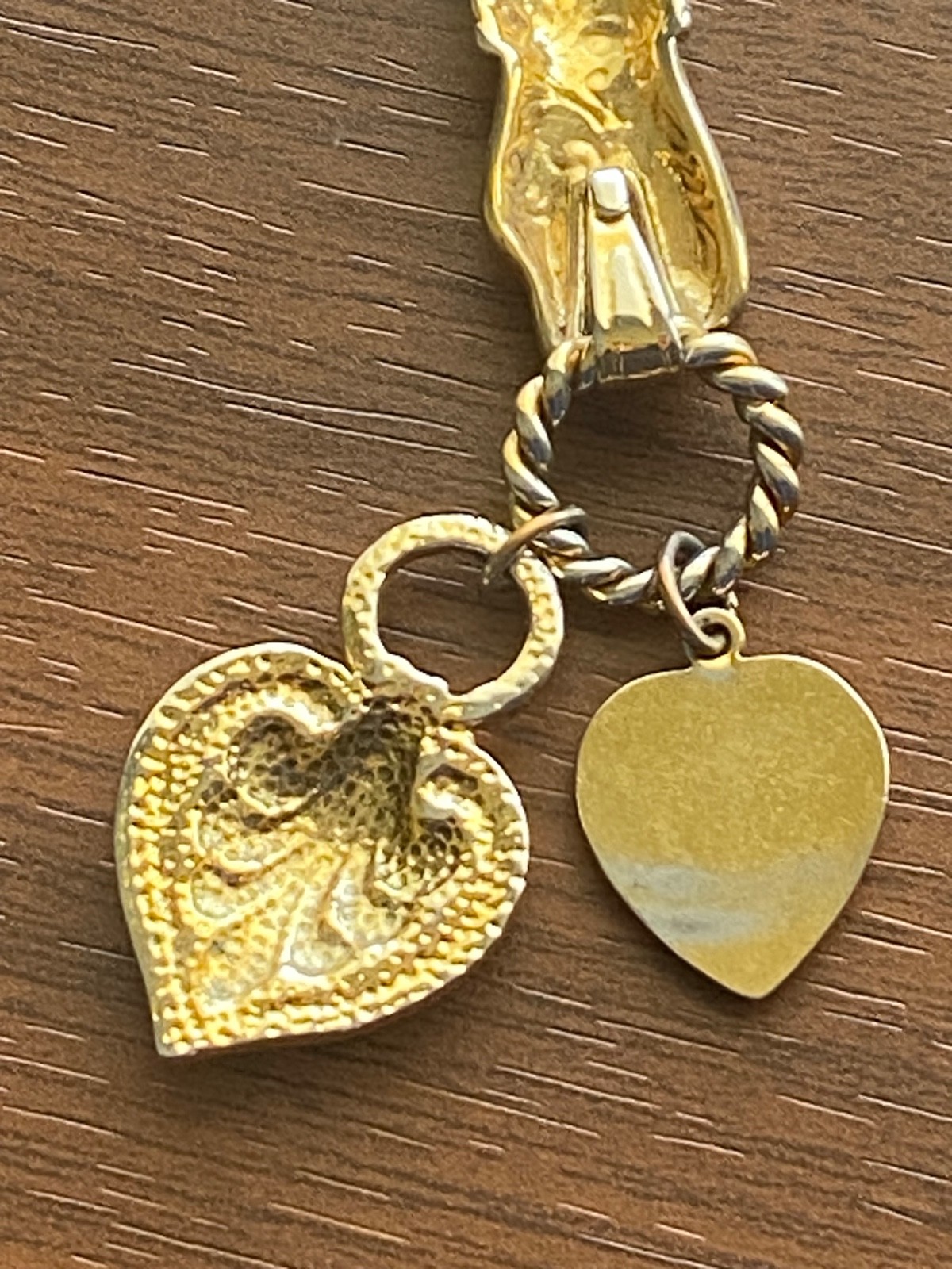 1928 Gold Tone Victorian Style Heart & Hand Pendent Necklace