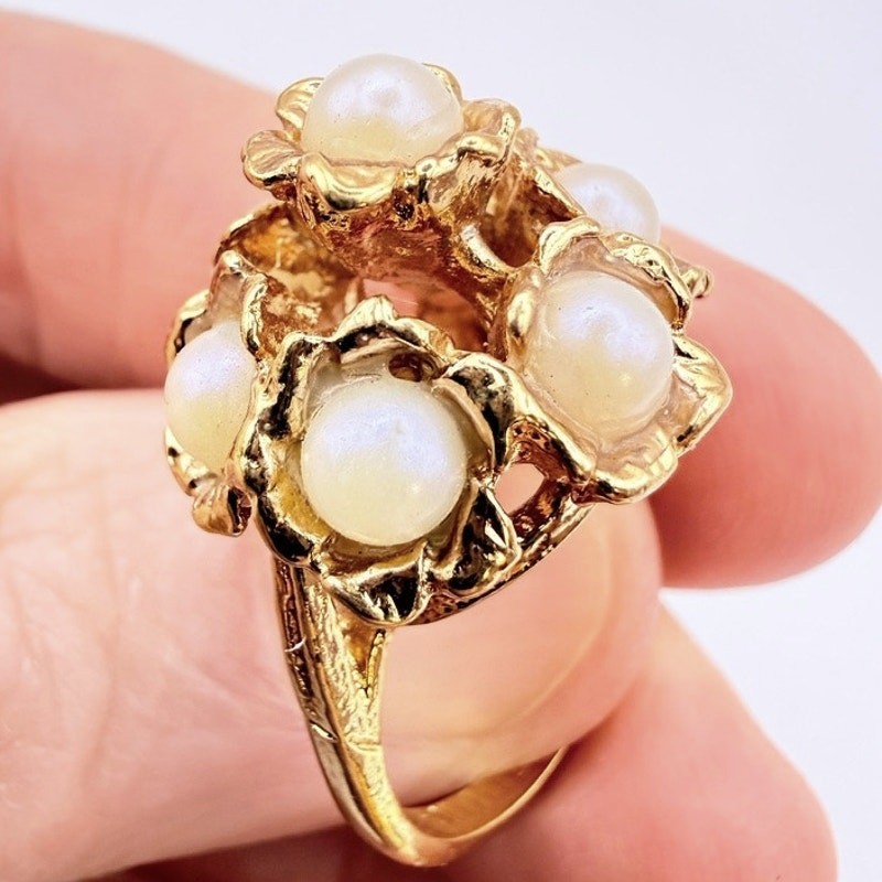 Vintage HGLW MCM 18K Gold Plated Faux Pearl Flower Cluster Cocktail Ring SZ 6.25