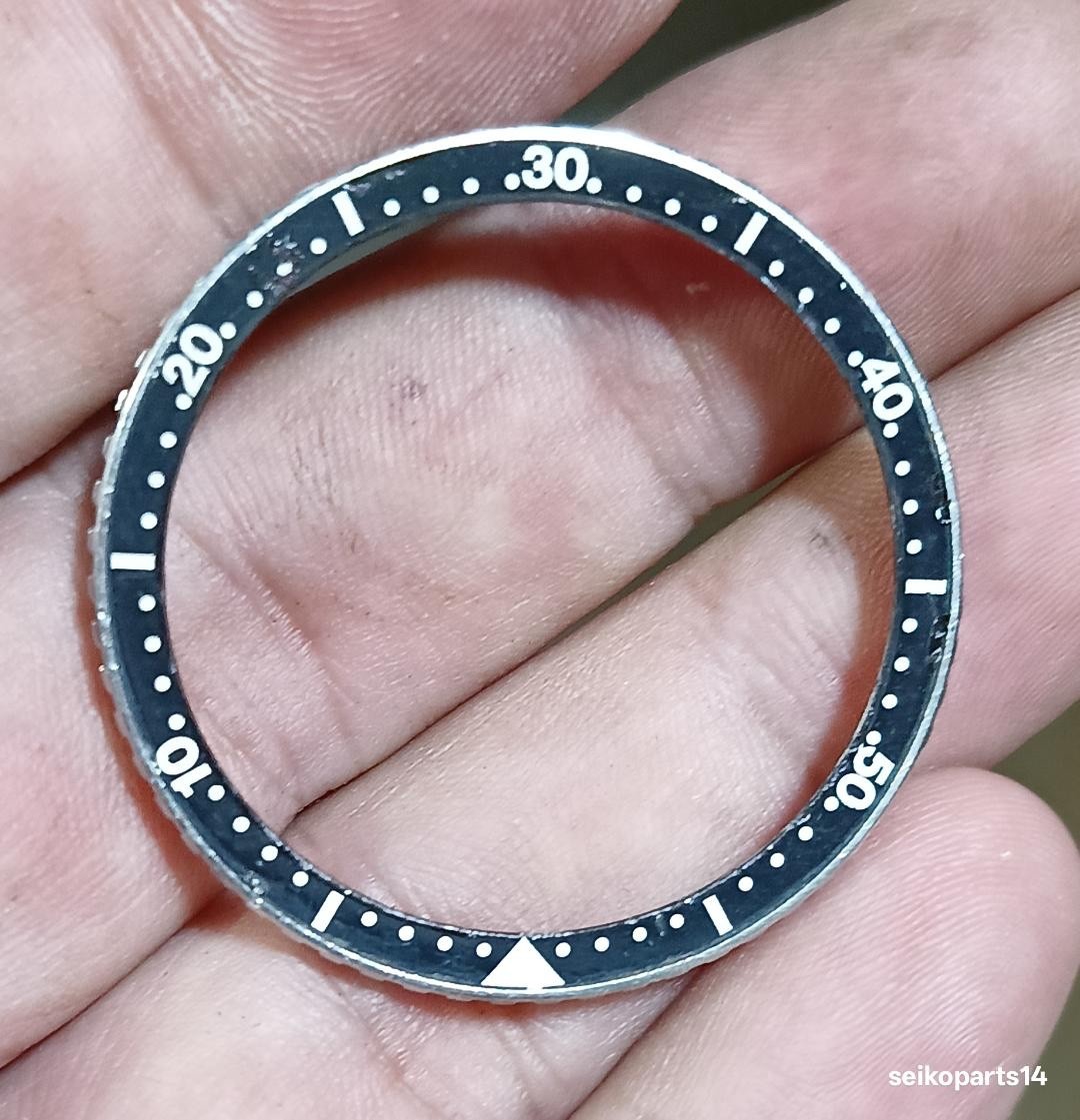 SEIKO BLACK ROTATING BEZEL H556-5020 H556-5029
