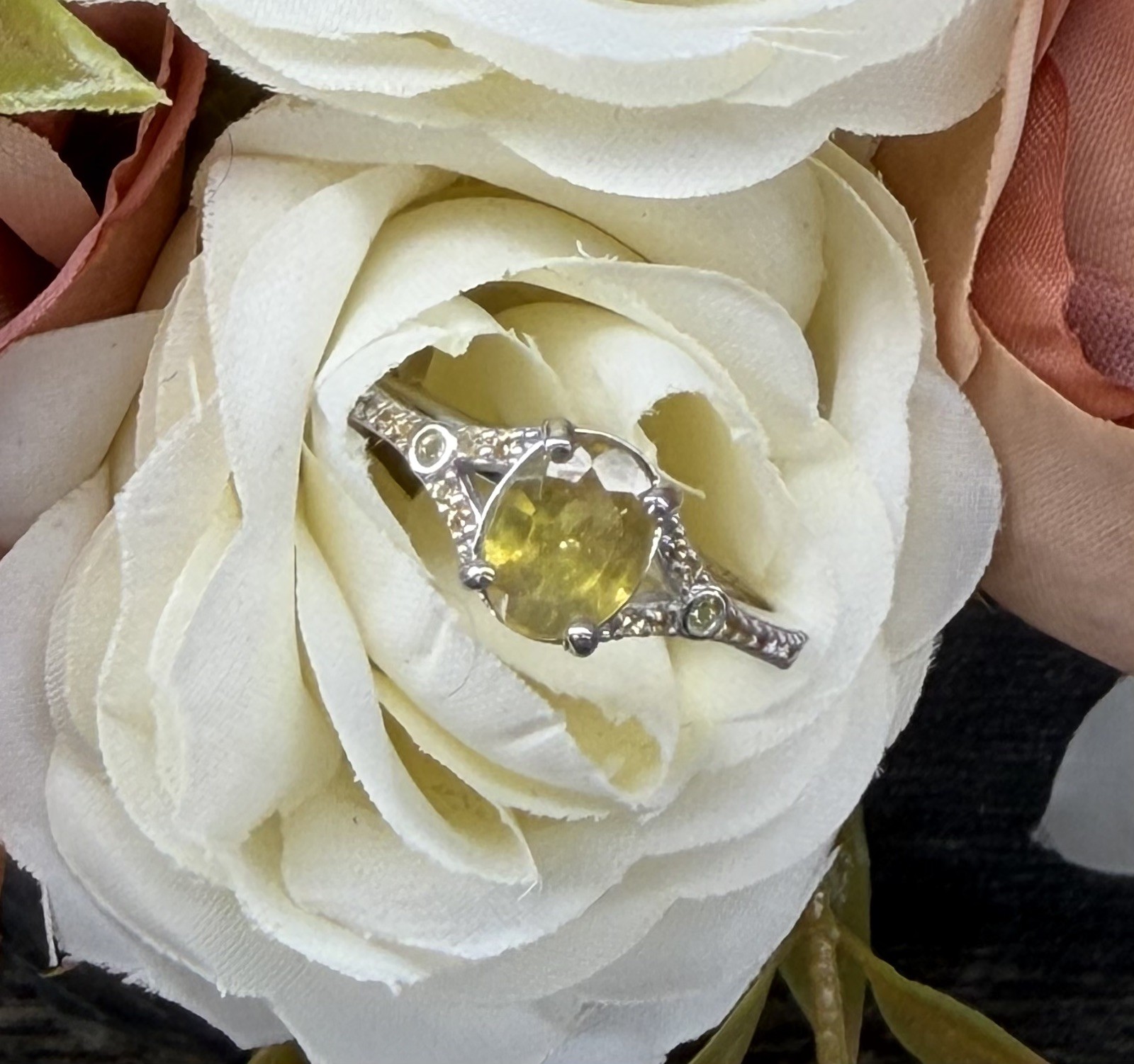 Stunning Natural Yellow Sapphire w/ sapphire accent Ring 925 Sterling Silver sz8