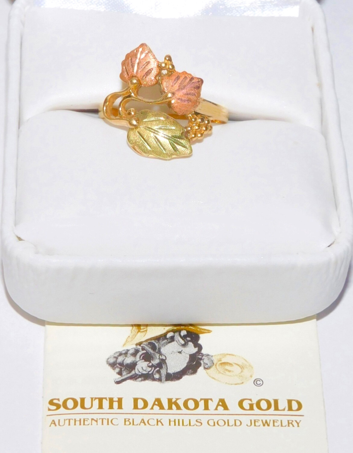Black Hills Gold 10k Three Leaves Grapes Ring Size 6 1/4