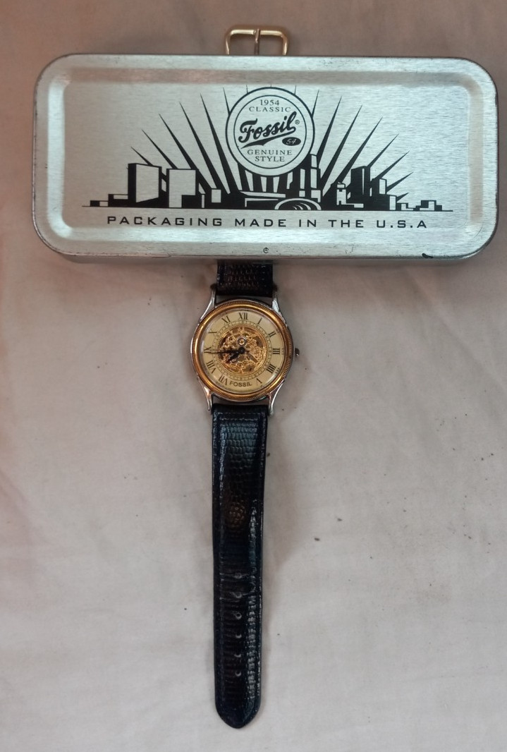 Fossil SK-5119 Wristwatch VTG 1995 Needs Battery Good Used Cond Original Tin