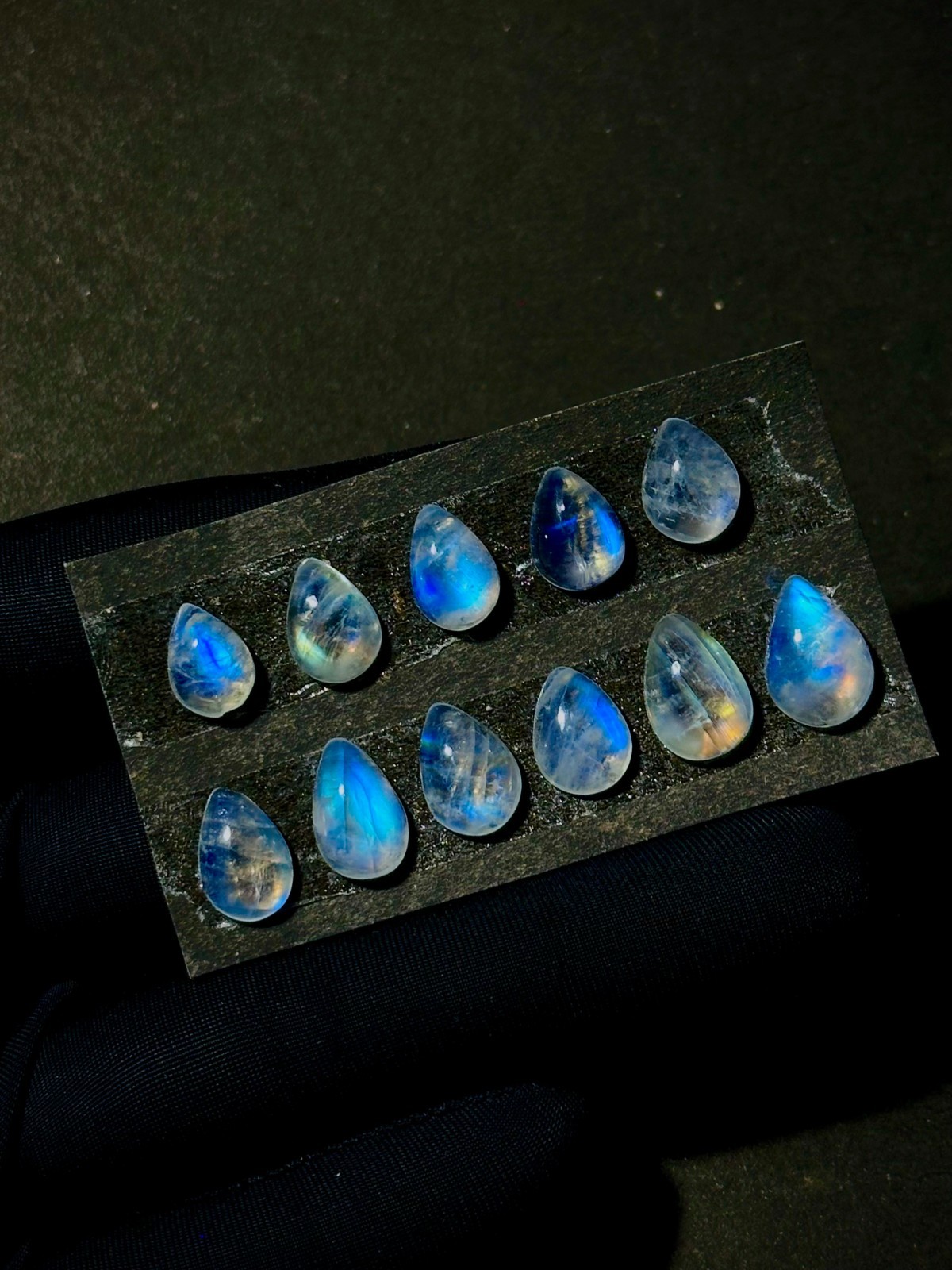 38Carat Natural Rainbow Moonstone, Blue Flash Loose Gemstone, Mix Size Moonstone