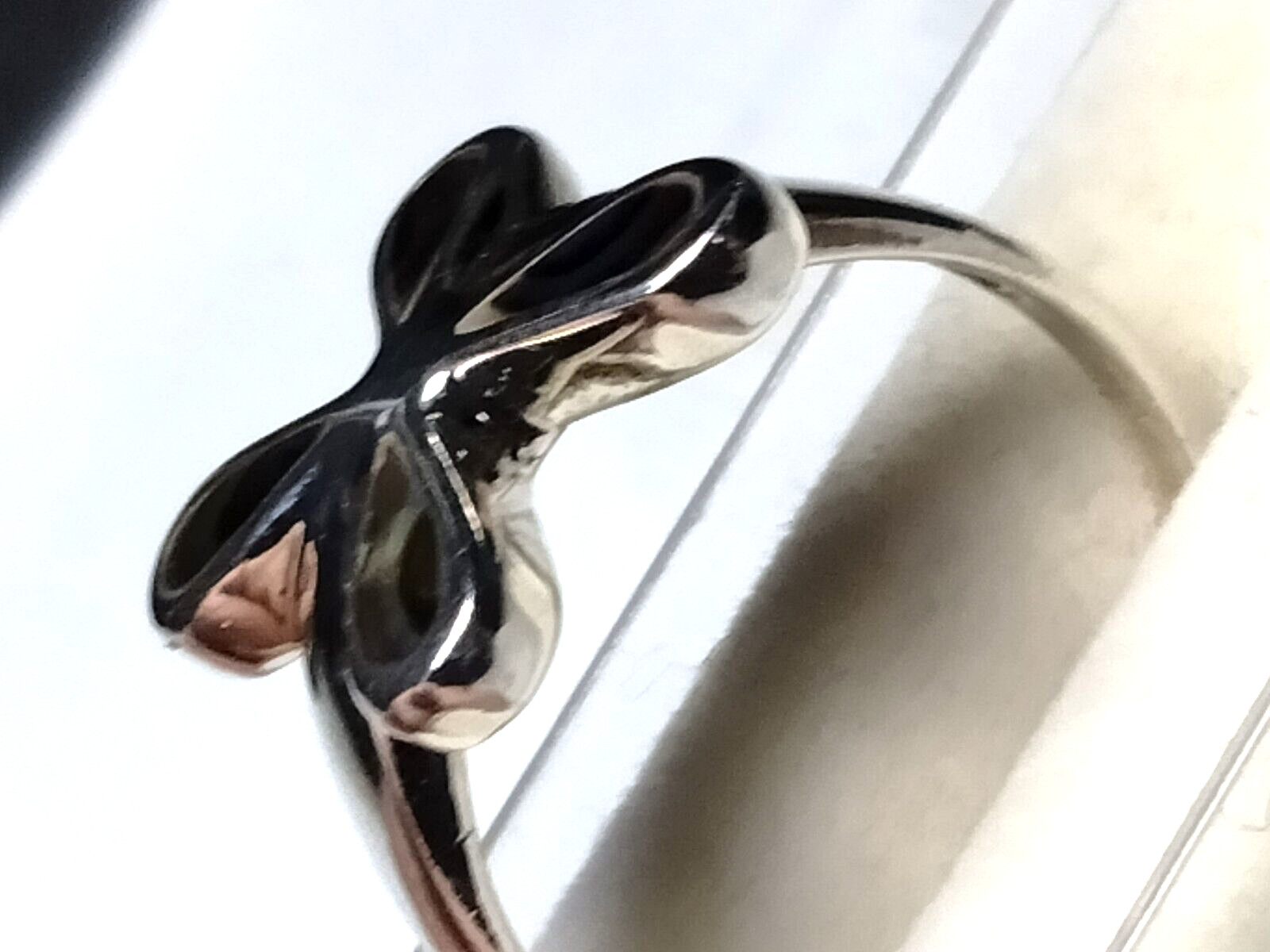 LOVELY ABALONE SHELL INLAYS IN TRENDY STERLING SILVER.925 RING SIZE 8.75-9.0!
