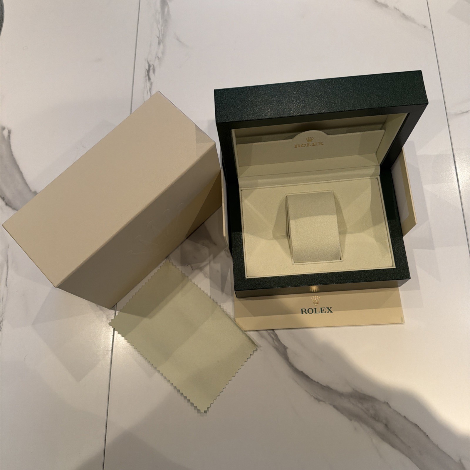 Genuine Rolex Watch Box Medium Size 39139.04 – Oyster M
