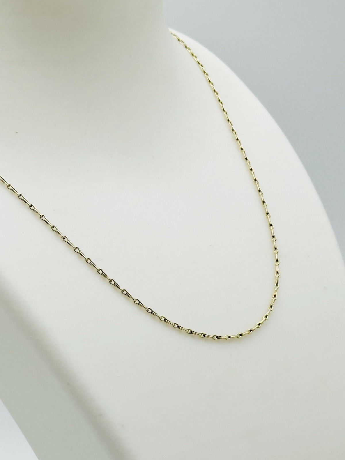 14K Yellow Gold 1.4mm Chain Link Necklace 3.14 grams Stamped 585 Italy 18” G1