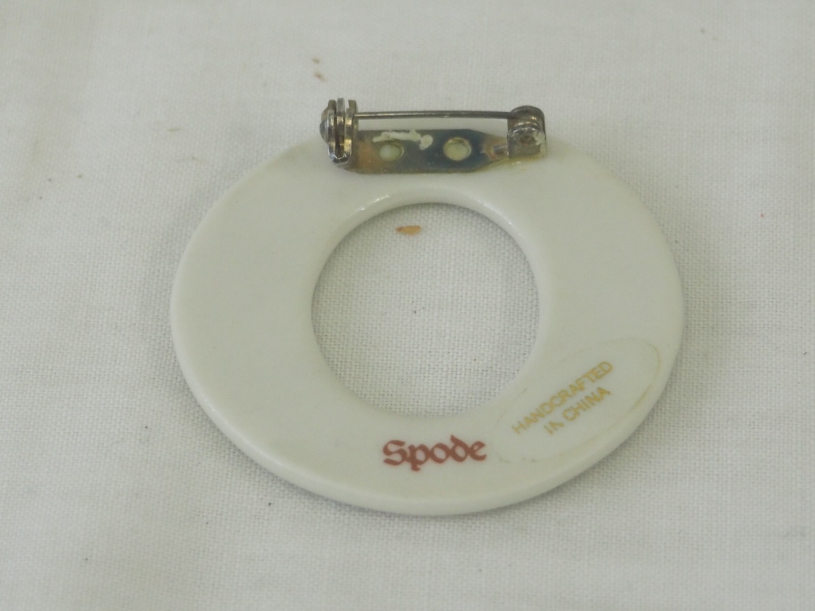 Vintage Spode Christmas Tree Holiday Cheer Pin Brooch Ceramic Porcelain Wreath