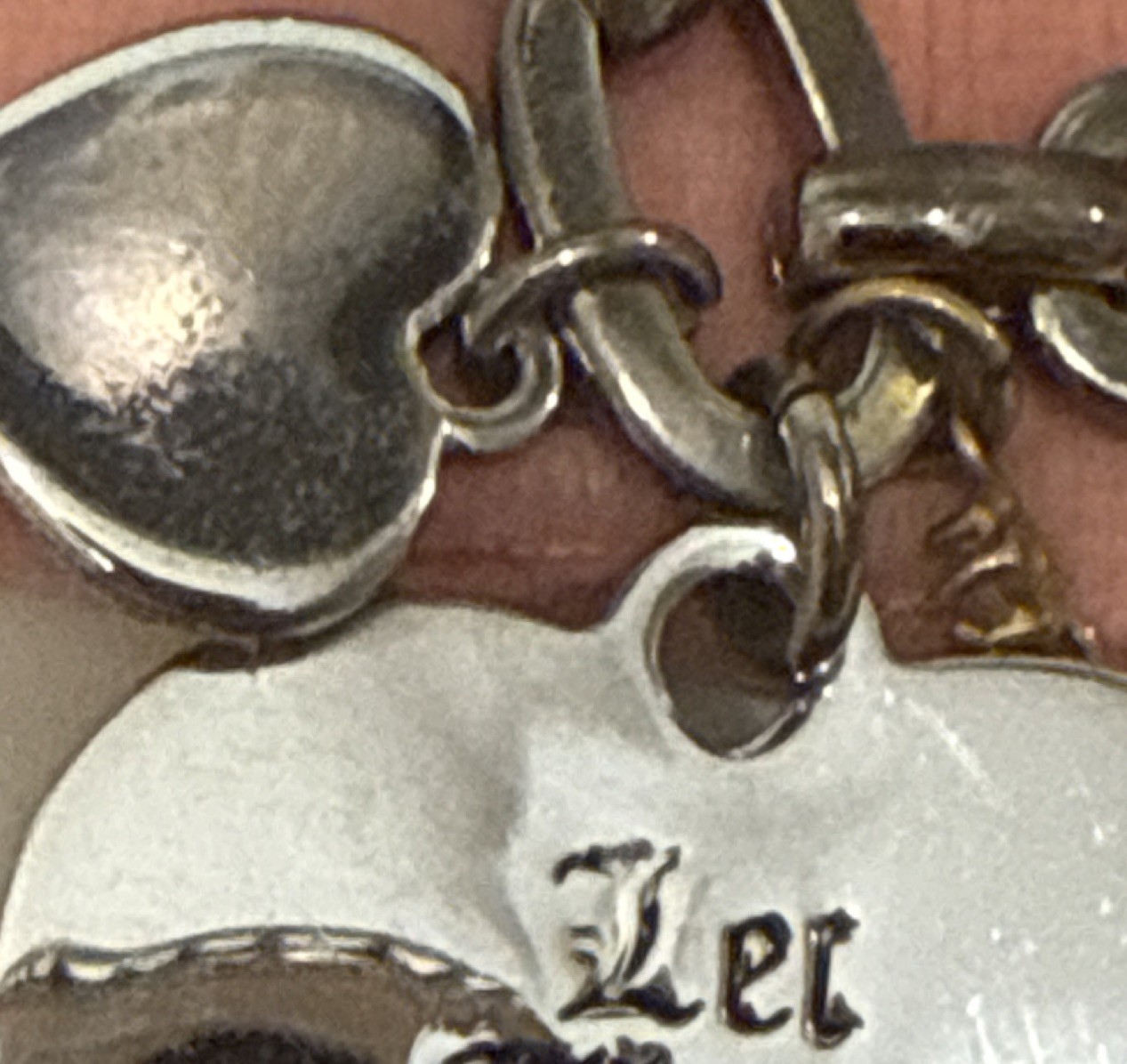 Y2K Juicy Couture LET THEM EAT COUTURE Pearl Heart Charm Bracelet Silver Tone