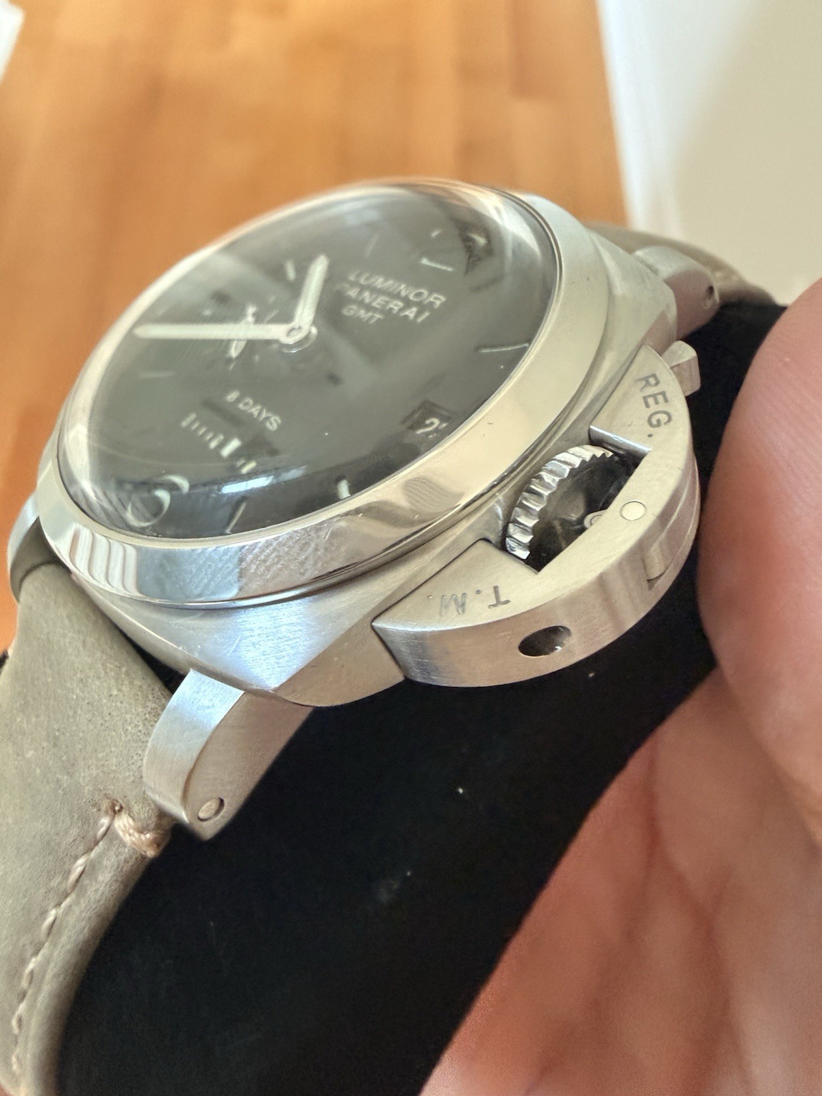 Panerai Luminor 1950 8 Days GMT Pam00233 44MM