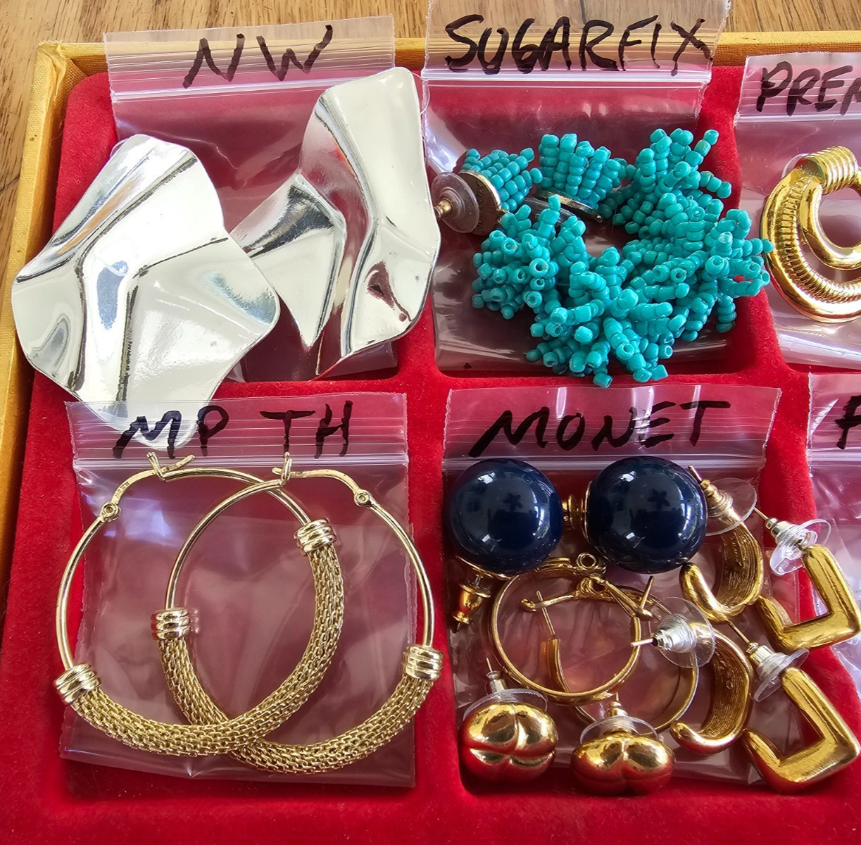 ALL SIGNED 32 Pair Earring lot Kendra Scott, Givenchy LCI AK, DKNY, Monet 1928+