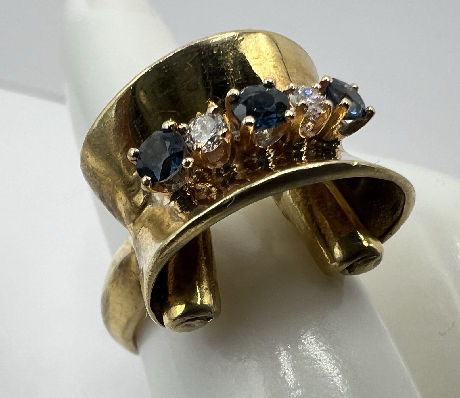 Unusual 18K Solid Yellow Gold Custom Designed Diamond & Sapphire Ring 10.7 Grams