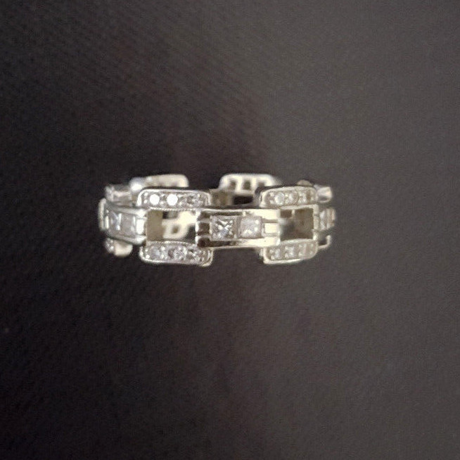 Pepi 14K white gold band with diamonds