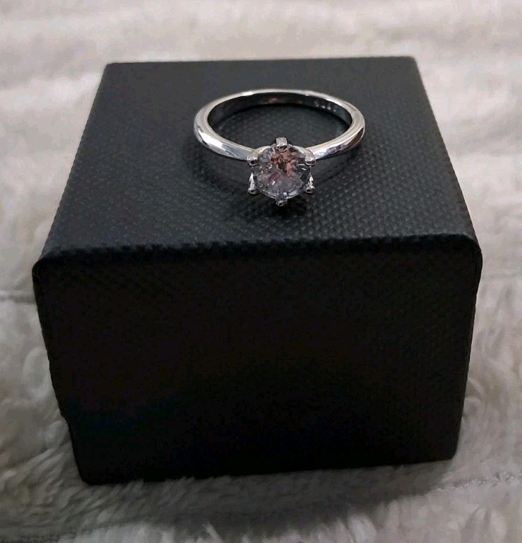 New Sterling Silver 925 Cubic Zirconia Solitaire Engagement Ring Size 7.75 w/Box