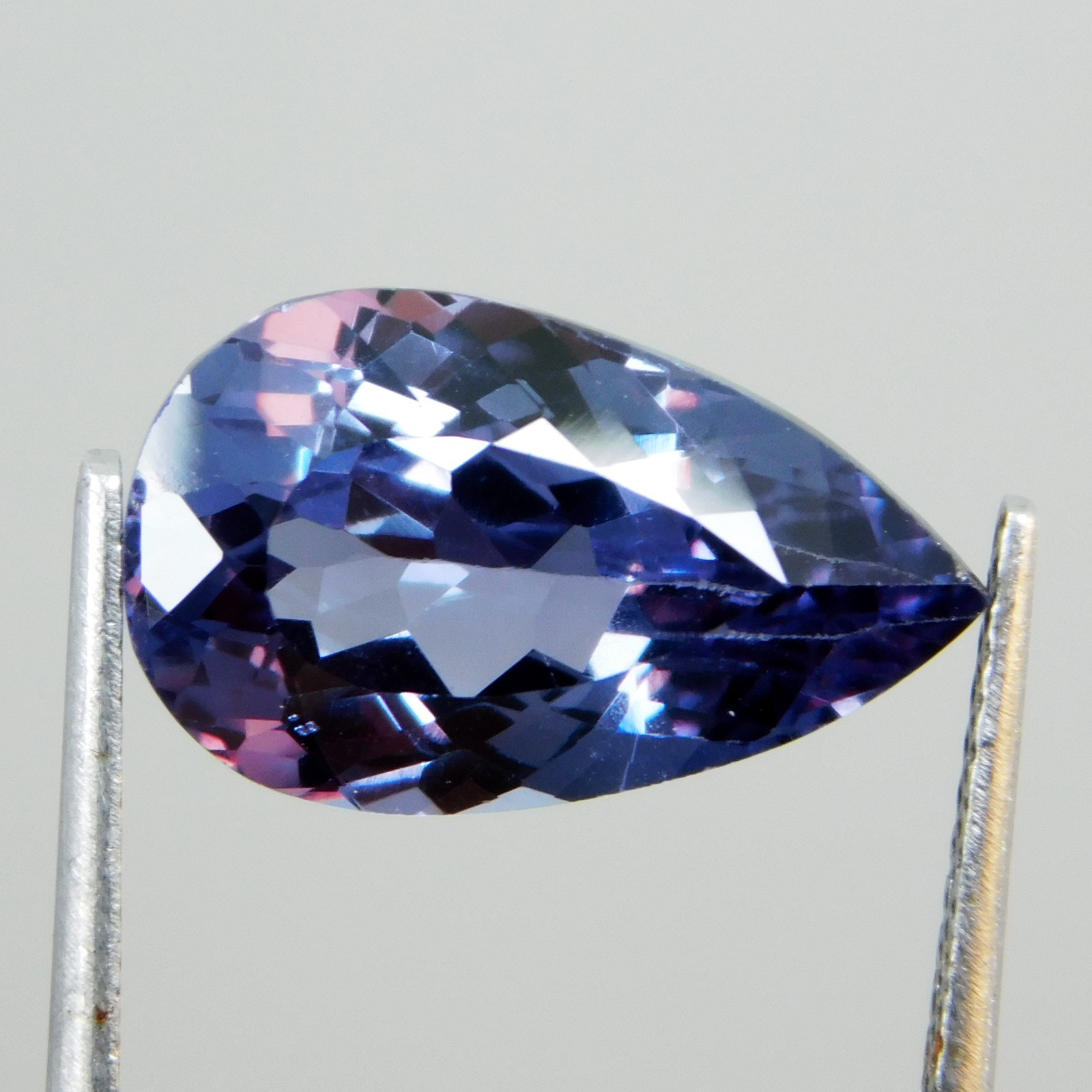 Certified 6.45 Cts Natural Color Change Alexandrite Gemstone From Tanzania