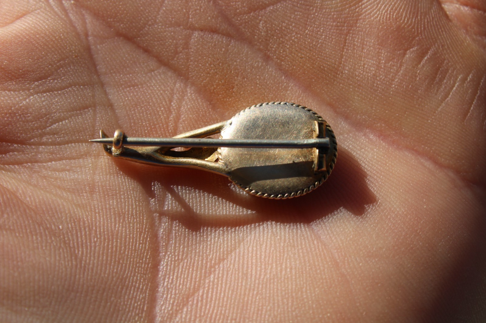 Antique 14k Yellow Gold Victorian Mourning Brooch, 3.17g (1.25″)