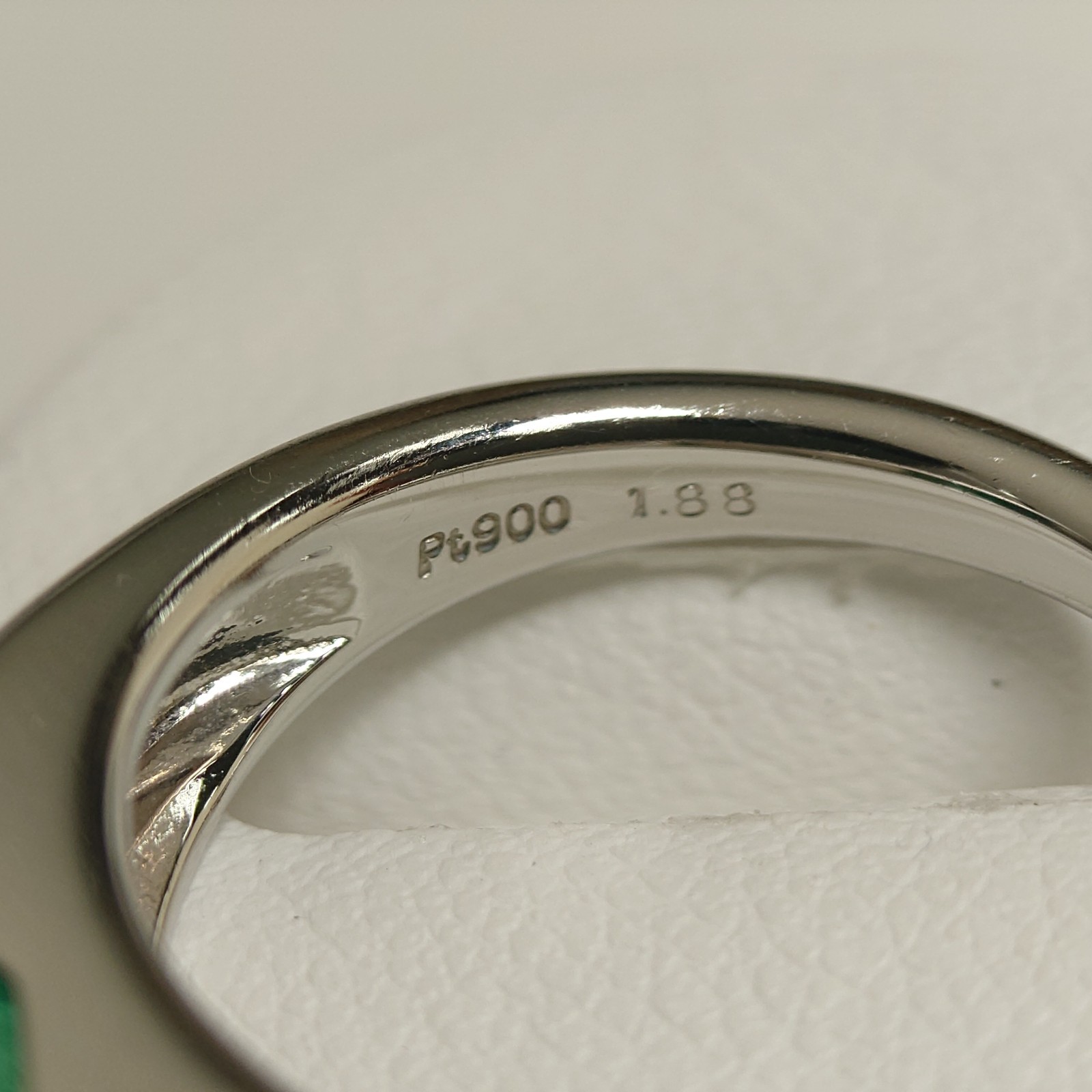 Emerald Ring, 900 Platinum RING Pt900 E1.88 jew0005 Imported from Japan