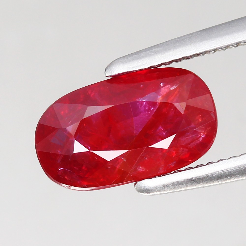 1.27ct Oval 8.2×4.7mm Natural Unheated Pinkish Red Ruby – Mozambique, Africa Gem