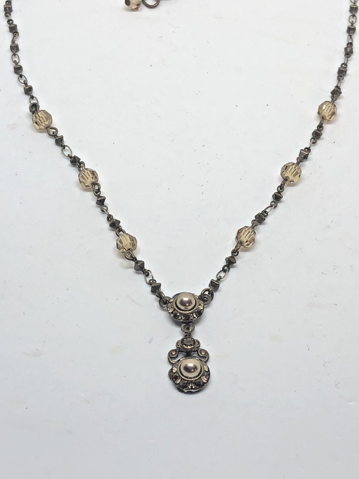 VTG LIZ PALACIOS CREAM COLOR PEARL W/COGNAC RHINESTONE/CRYSTAL DAINTY NECKLACE