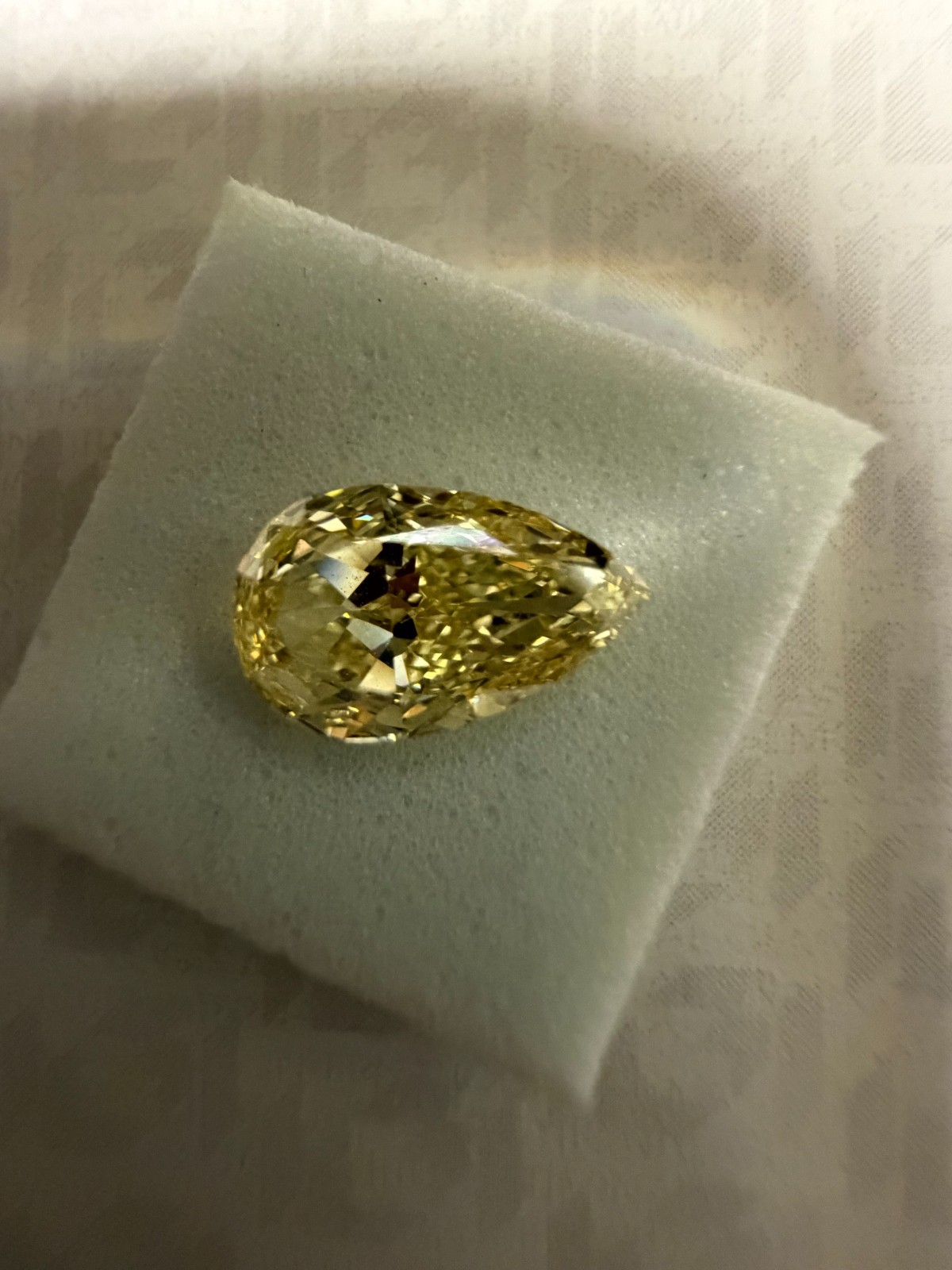 IGI certified 1.03 Carat Fancy Intense Yellow Pear VS1 Loose lab grown diamond