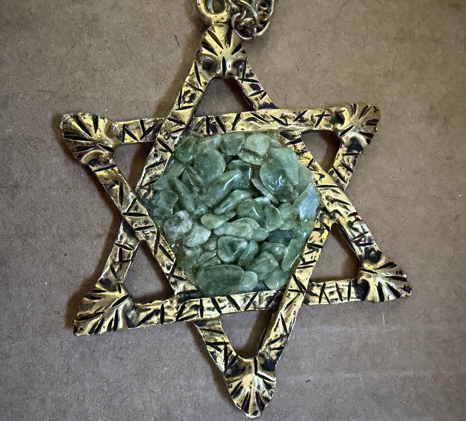 Vtg Star Of David Alexanderite Chip Stone Pendant Necklace Gold Tone Rope