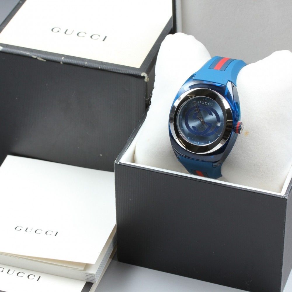 Near MINT GUCCI Sync YA137104A/137.1 Blue Silicon Quartz Mens Watch Full Set Box