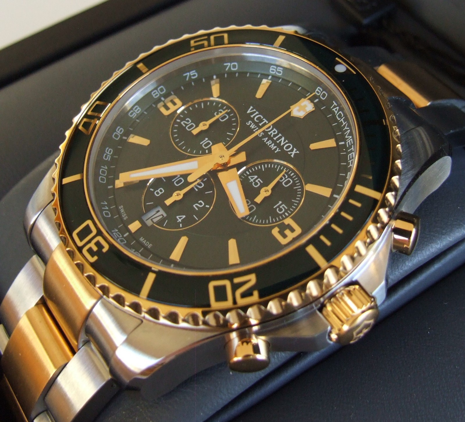 VictorINOX SWISS ARMY~MAVERICK GS GREEN/GOLD CHRONOGRAPH~Ratchet Bezel~43mm~LNEW